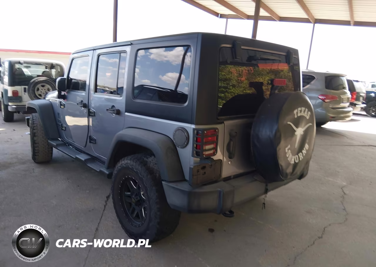 2016 Jeep Wrangler Unlimited Sport VIN:1C4BJWDGXGL298436 - 3