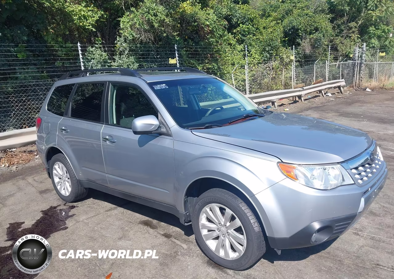 2013 Subaru Forester 2.5X Premium VIN:JF2SHADC9DH445227 - 13