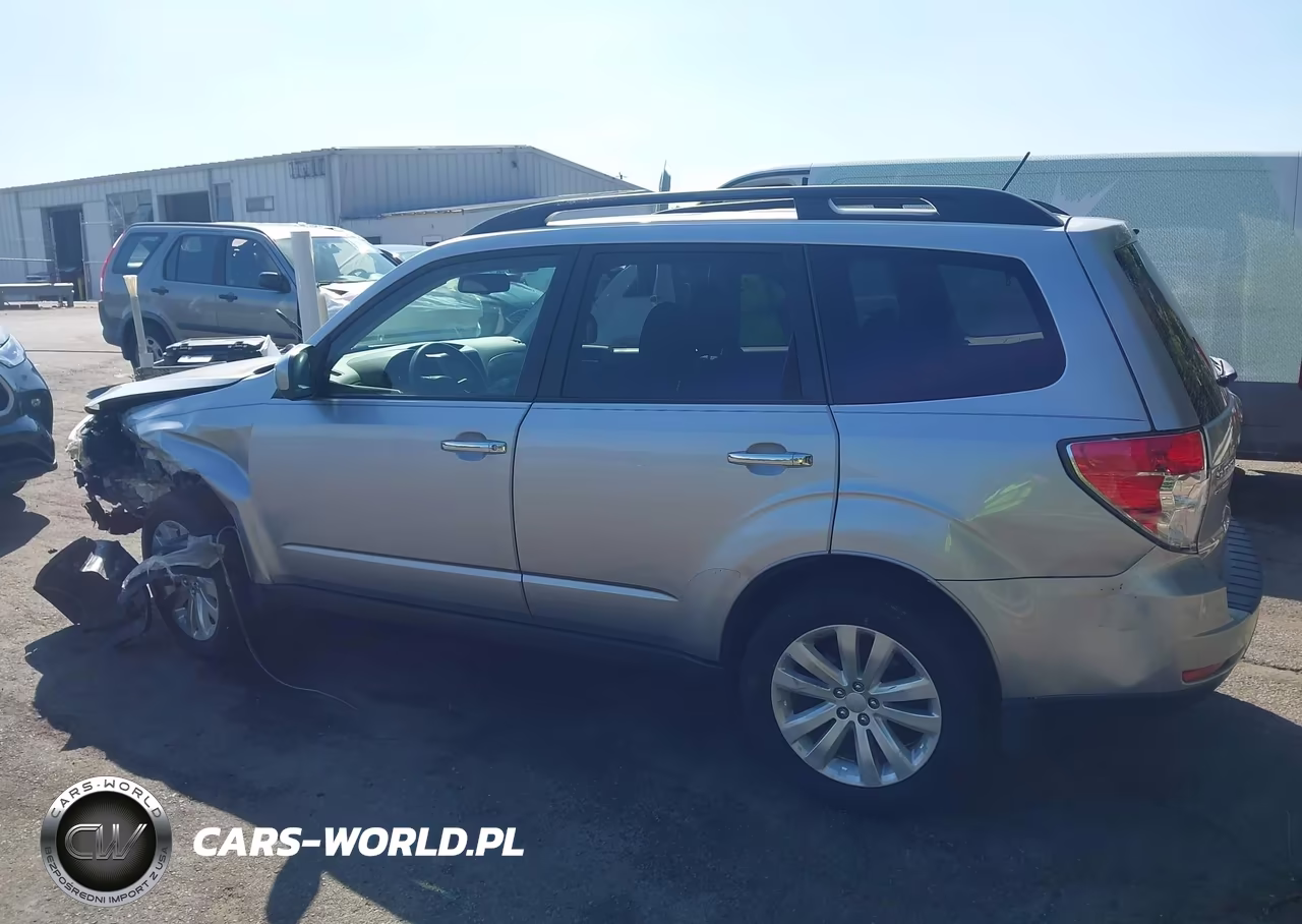 2013 Subaru Forester 2.5X Premium VIN:JF2SHADC9DH445227 - 14