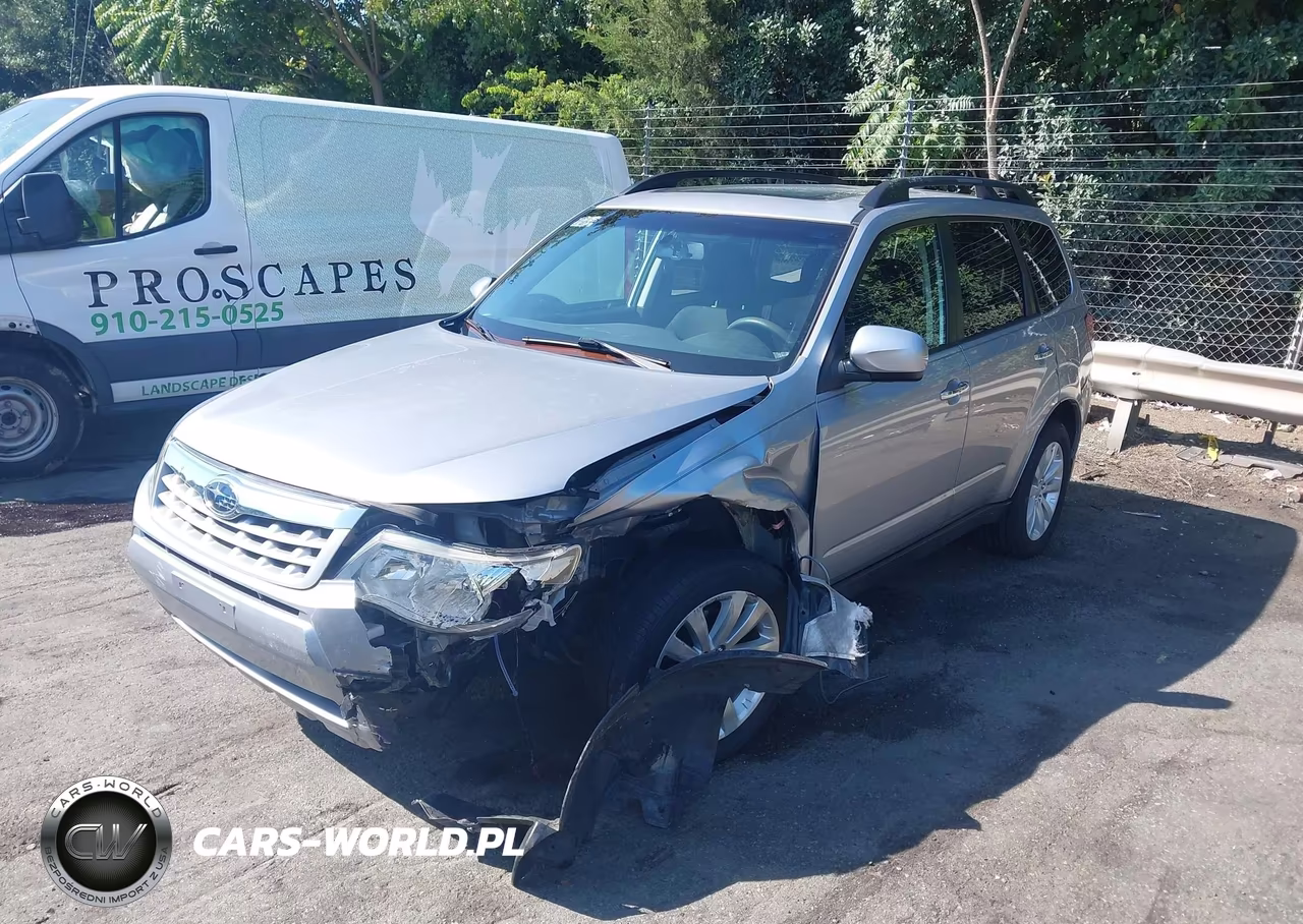 2013 Subaru Forester 2.5X Premium VIN:JF2SHADC9DH445227 - 2