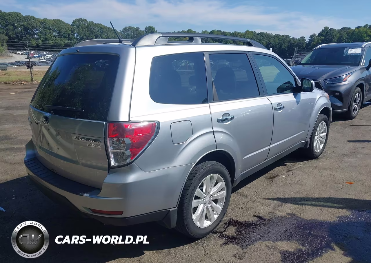 2013 Subaru Forester 2.5X Premium VIN:JF2SHADC9DH445227 - 4