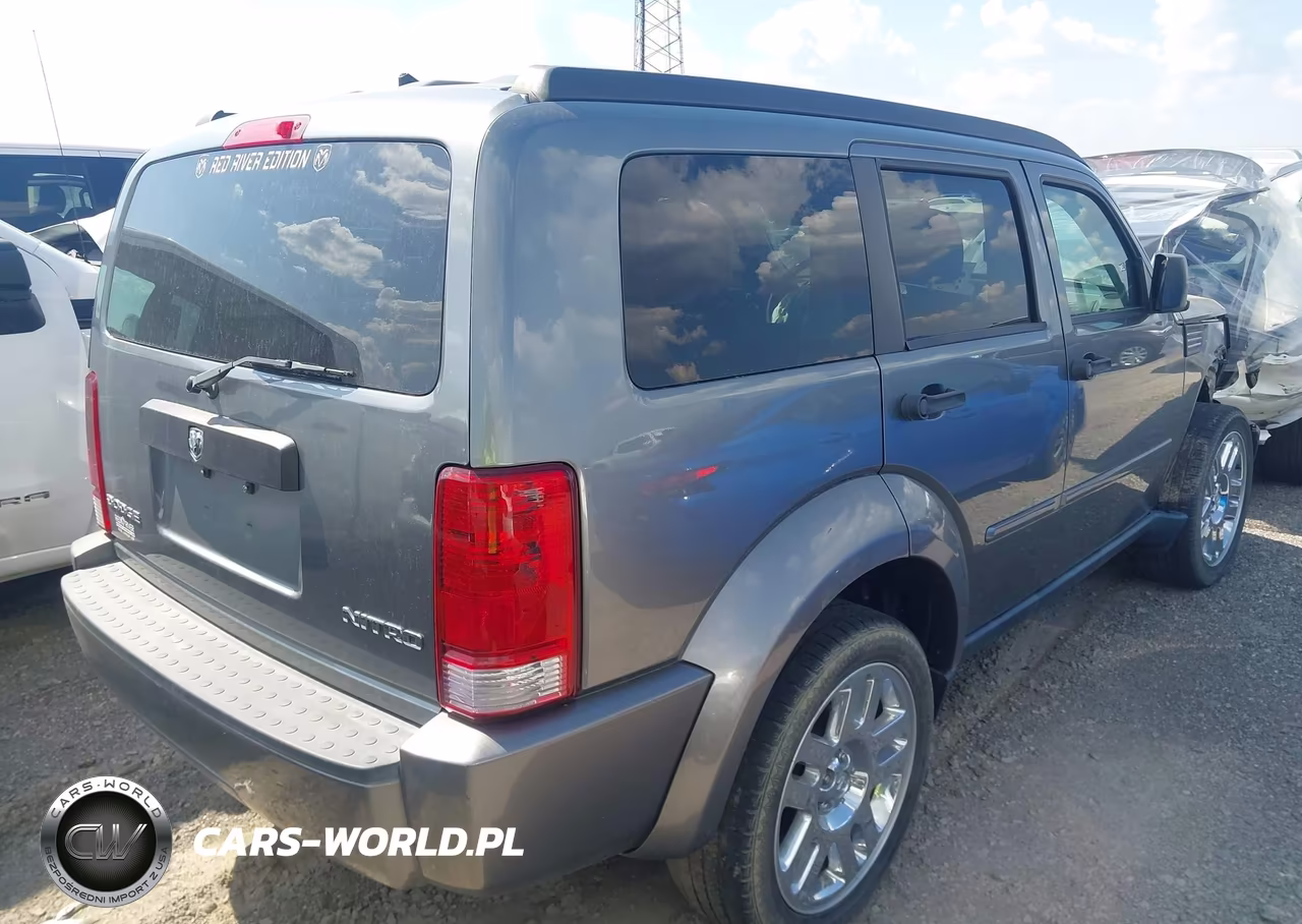 2011 Dodge Nitro Heat VIN:1D4PT4GK9BW604010 - 4