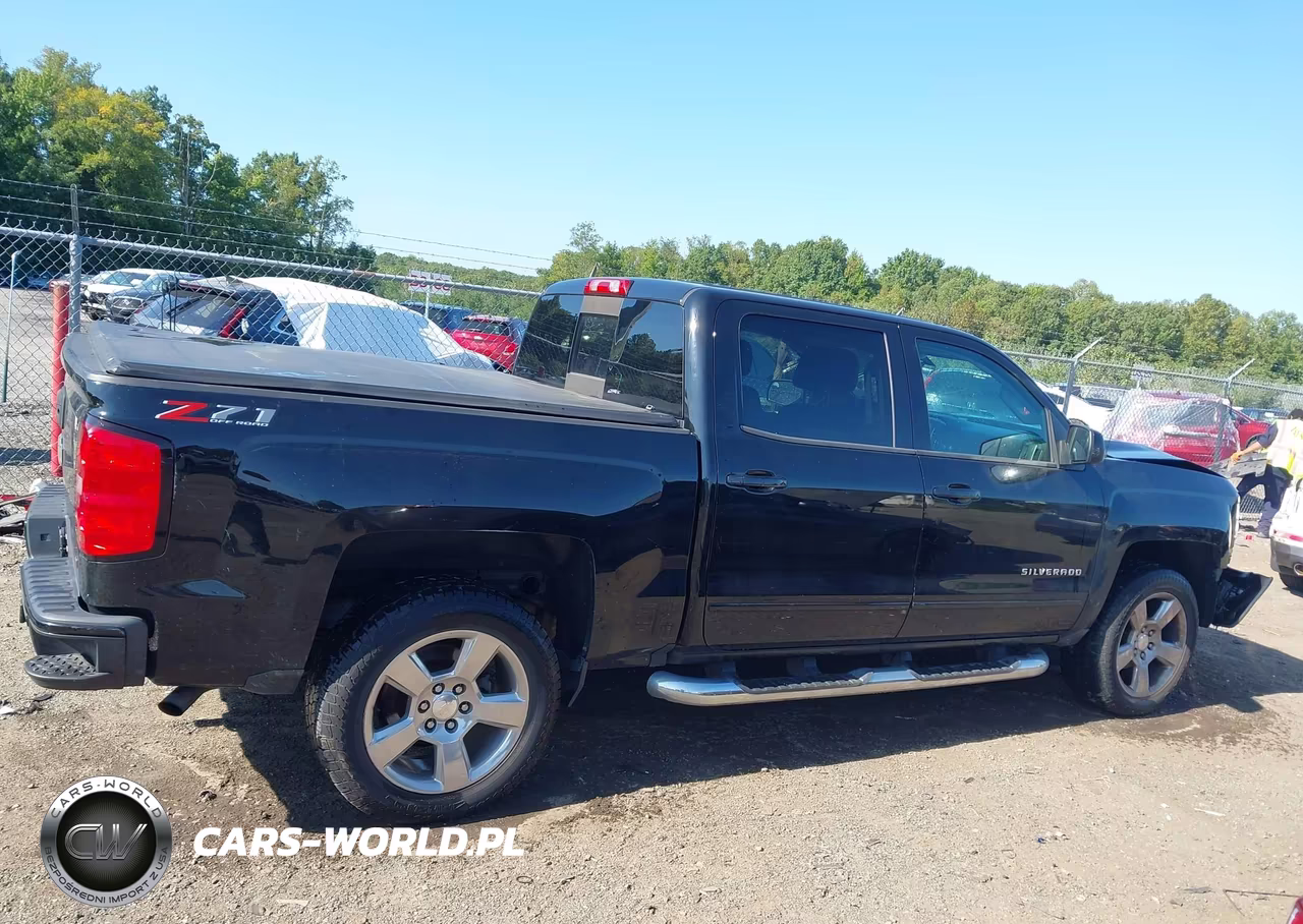 2018 Chevrolet Silverado 1500 2Lt VIN:3GCUKREC1JG565003 - 14