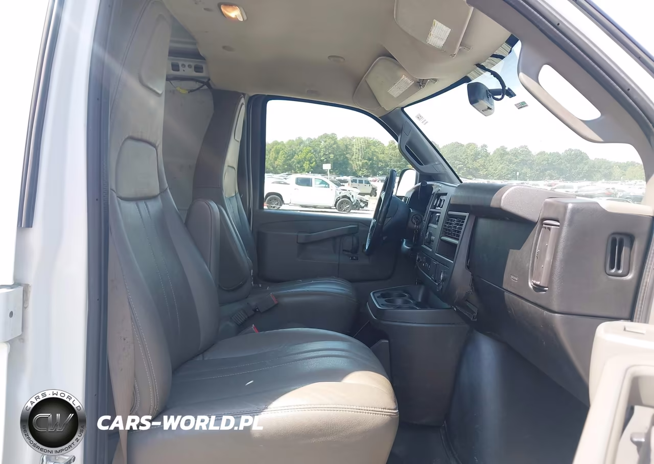 2018 Chevrolet Express 2500 Work Van VIN:1GCWGAFP6J1337199 - 5