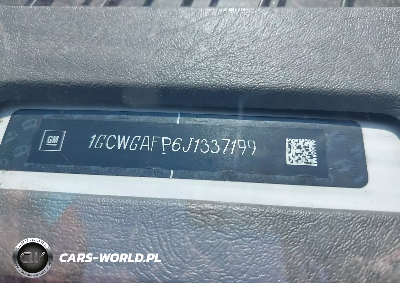 2018 Chevrolet Express 2500 Work Van VIN:1GCWGAFP6J1337199 - 9