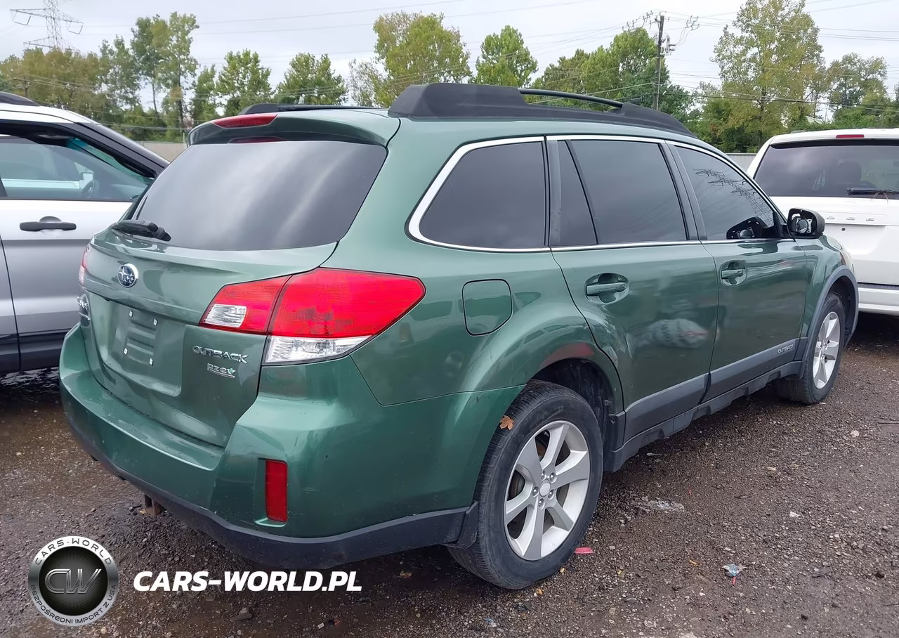 2013 Subaru Outback 2.5I Premium VIN:4S4BRBGC8D3258146 - 4