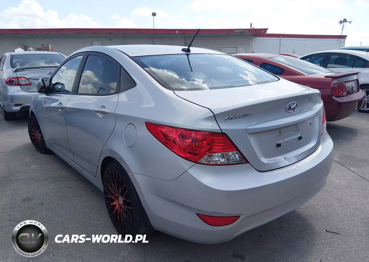 2013 Hyundai Accent Gls VIN:KMHCU4AE4DU316210 - 3