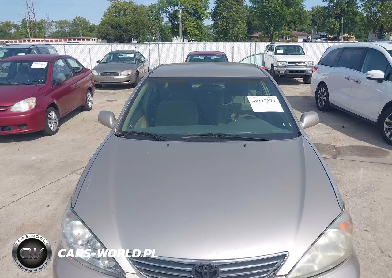 2005 Toyota Camry Le VIN:4T1BE32K55U945256 - 13