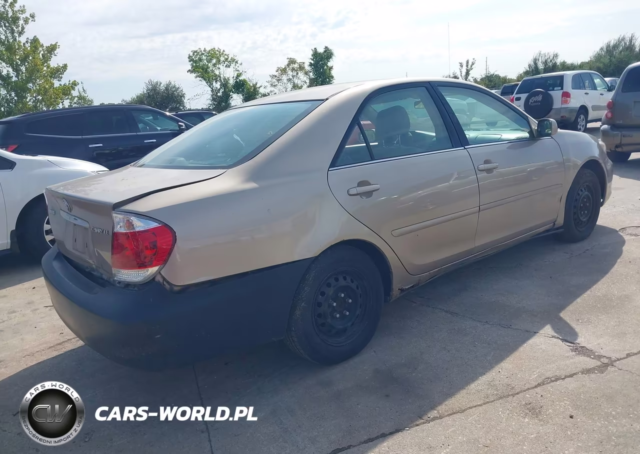 2005 Toyota Camry Le VIN:4T1BE32K55U945256 - 4