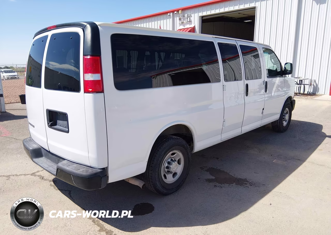 2019 Chevrolet Express 3500 Ls VIN:1GAZGNFG9K1352939 - 4