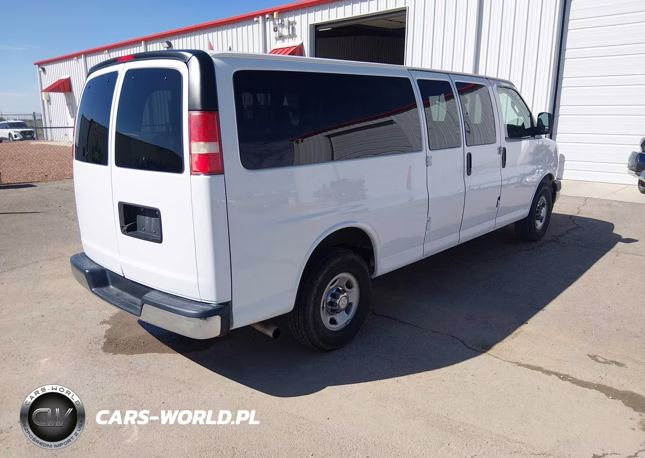 2017 Chevrolet Express 3500 Lt VIN:1GAZGPFFXH1273503 - 4
