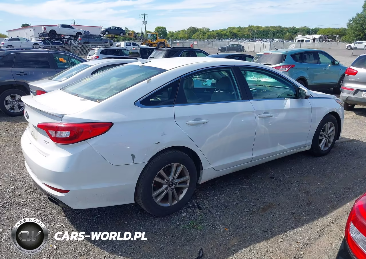 2016 Hyundai Sonata Se VIN:5NPE24AF2GH326776 - 4