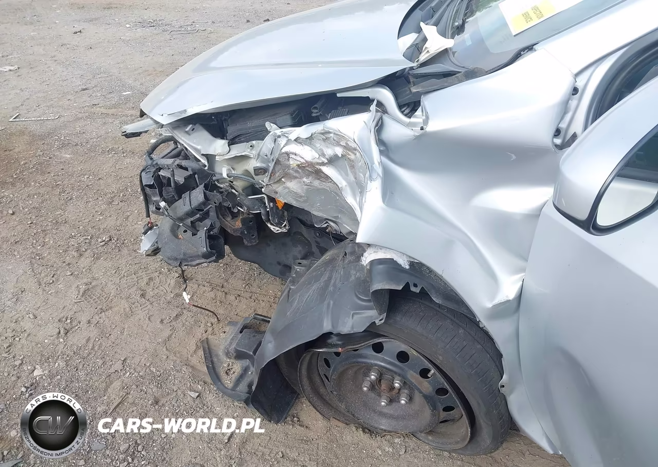 2016 Toyota Corolla Le VIN:2T1BURHE2GC625887 - 6