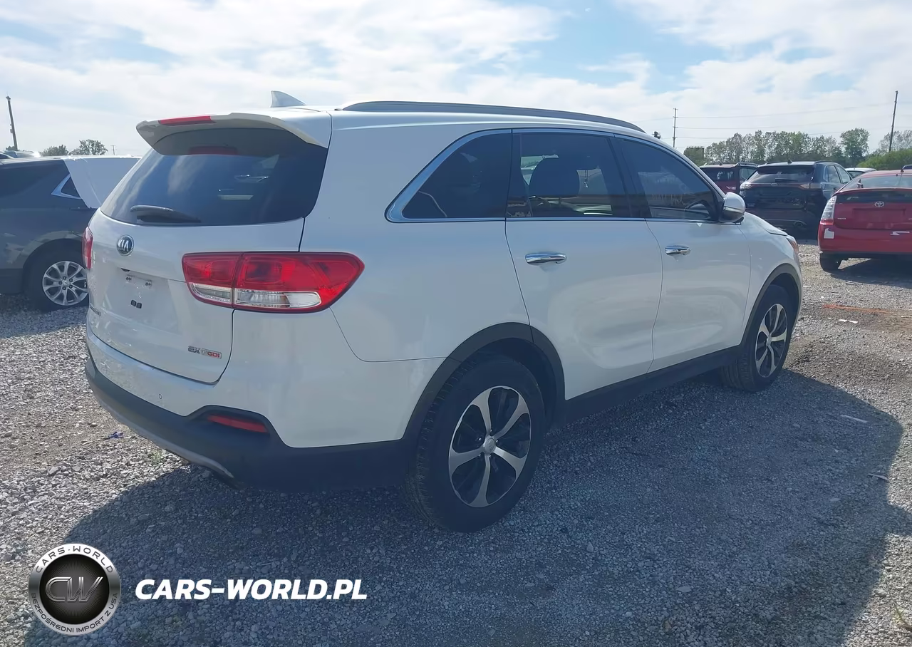 2018 Kia Sorento 2.0T Ex VIN:5XYPH4A17JG406875 - 4