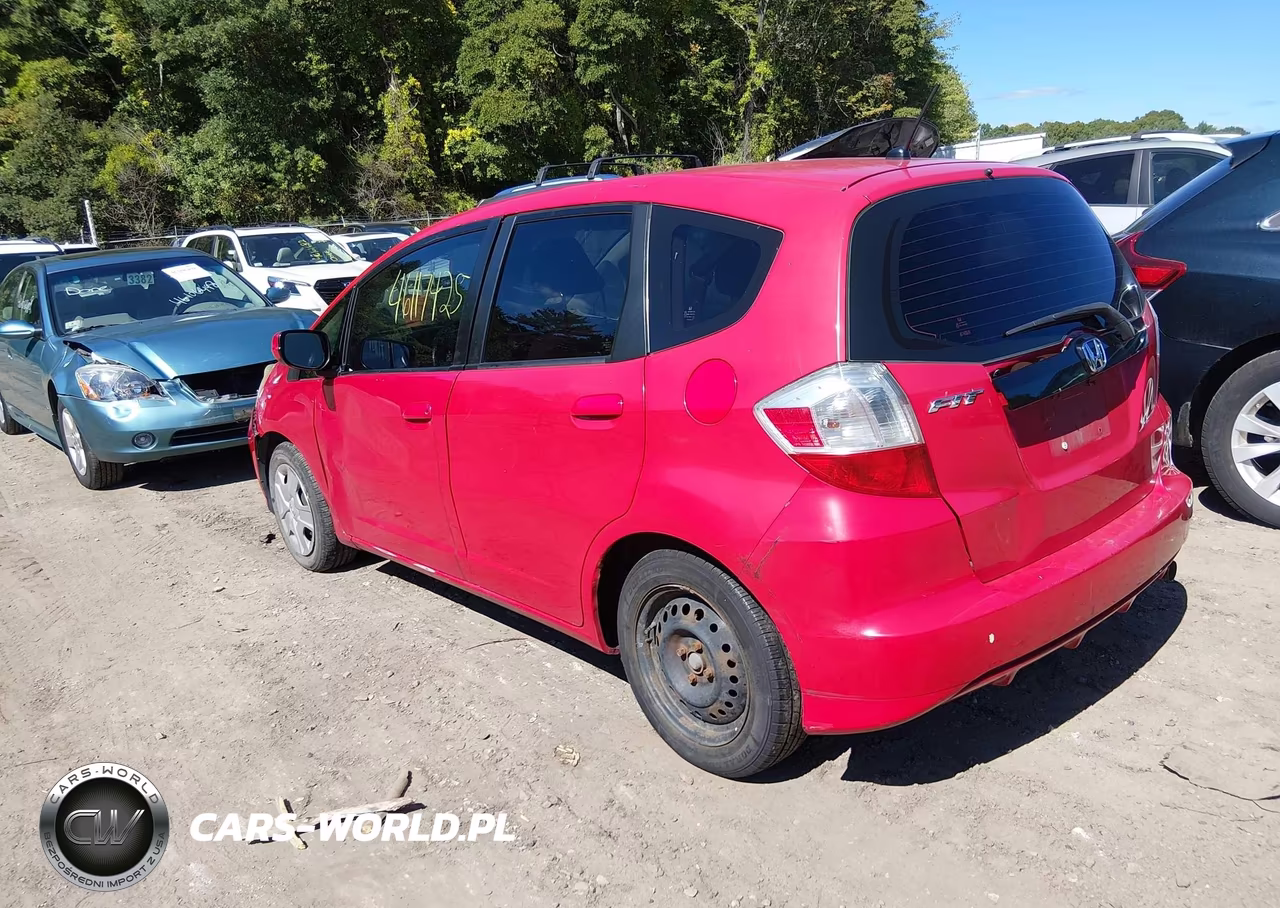 2013 Honda Fit VIN:JHMGE8H38DC076968 - 3