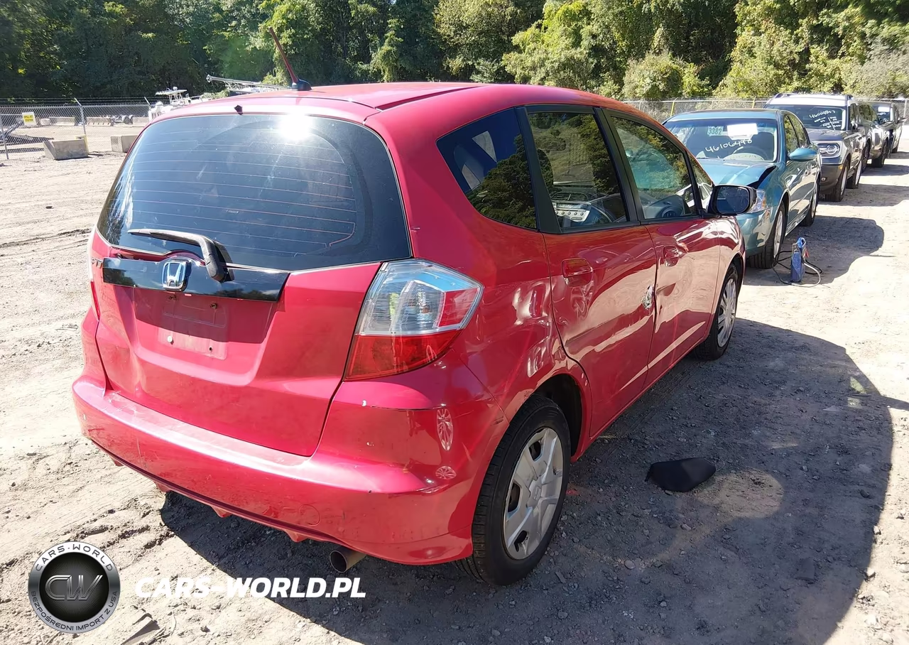 2013 Honda Fit VIN:JHMGE8H38DC076968 - 4