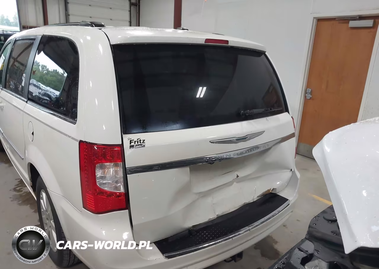 2013 Chrysler Town & Country Touring VIN:2C4RC1BG5DR565614 - 16