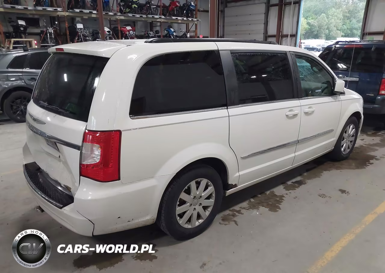 2013 Chrysler Town & Country Touring VIN:2C4RC1BG5DR565614 - 4