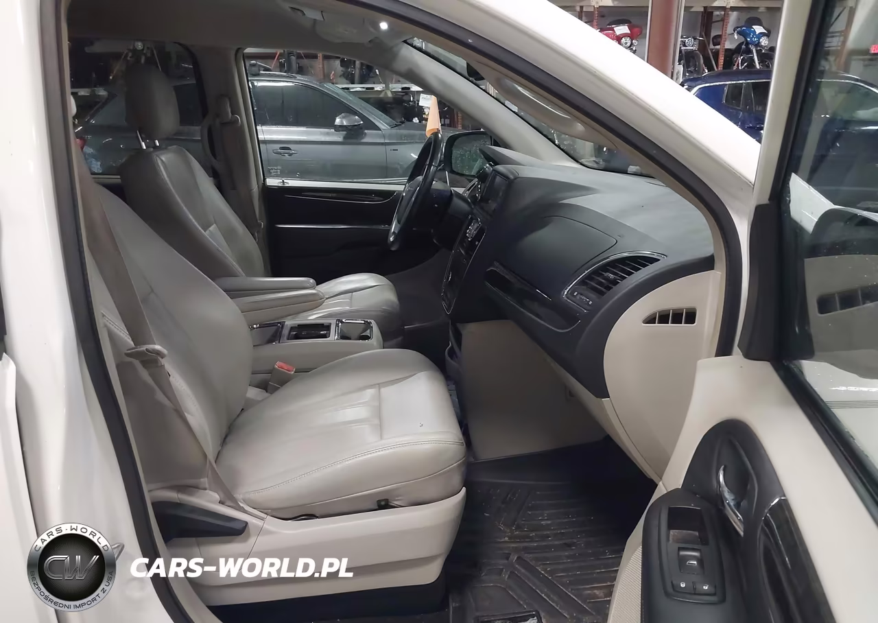 2013 Chrysler Town & Country Touring VIN:2C4RC1BG5DR565614 - 5