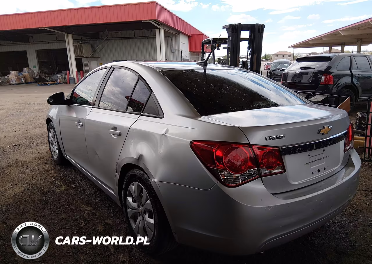 2014 Chevrolet Cruze Ls Auto VIN:1G1PA5SHXE7275538 - 3