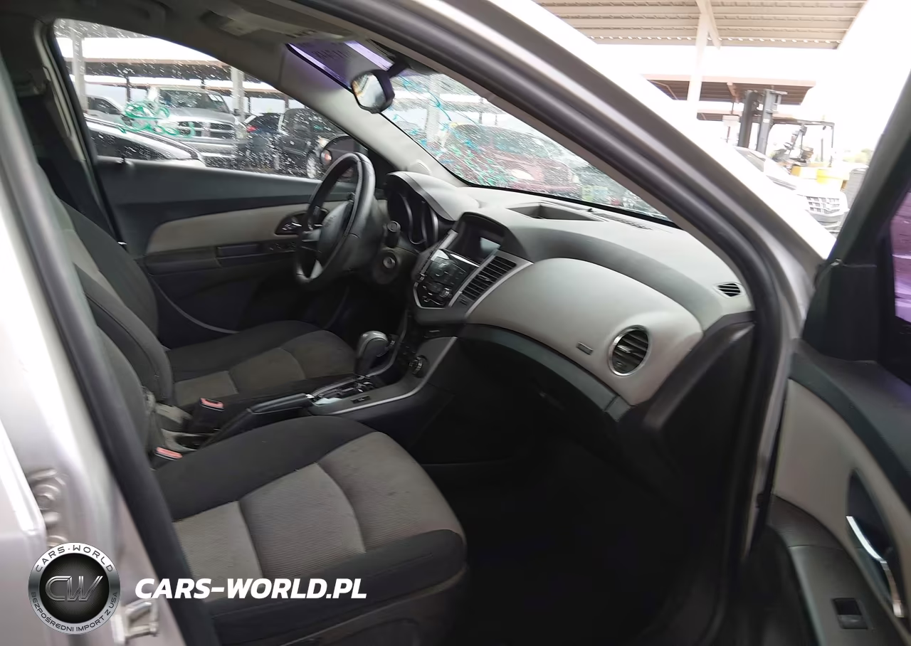 2014 Chevrolet Cruze Ls Auto VIN:1G1PA5SHXE7275538 - 5