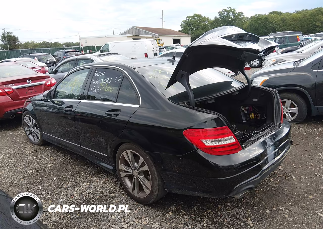 2013 Mercedes-Benz C 300 Sport 4Matic VIN:WDDGF8AB5DR278010 - 13