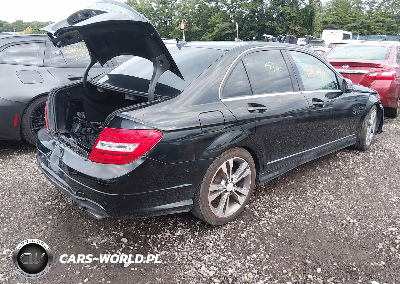 2013 Mercedes-Benz C 300 Sport 4Matic VIN:WDDGF8AB5DR278010 - 4