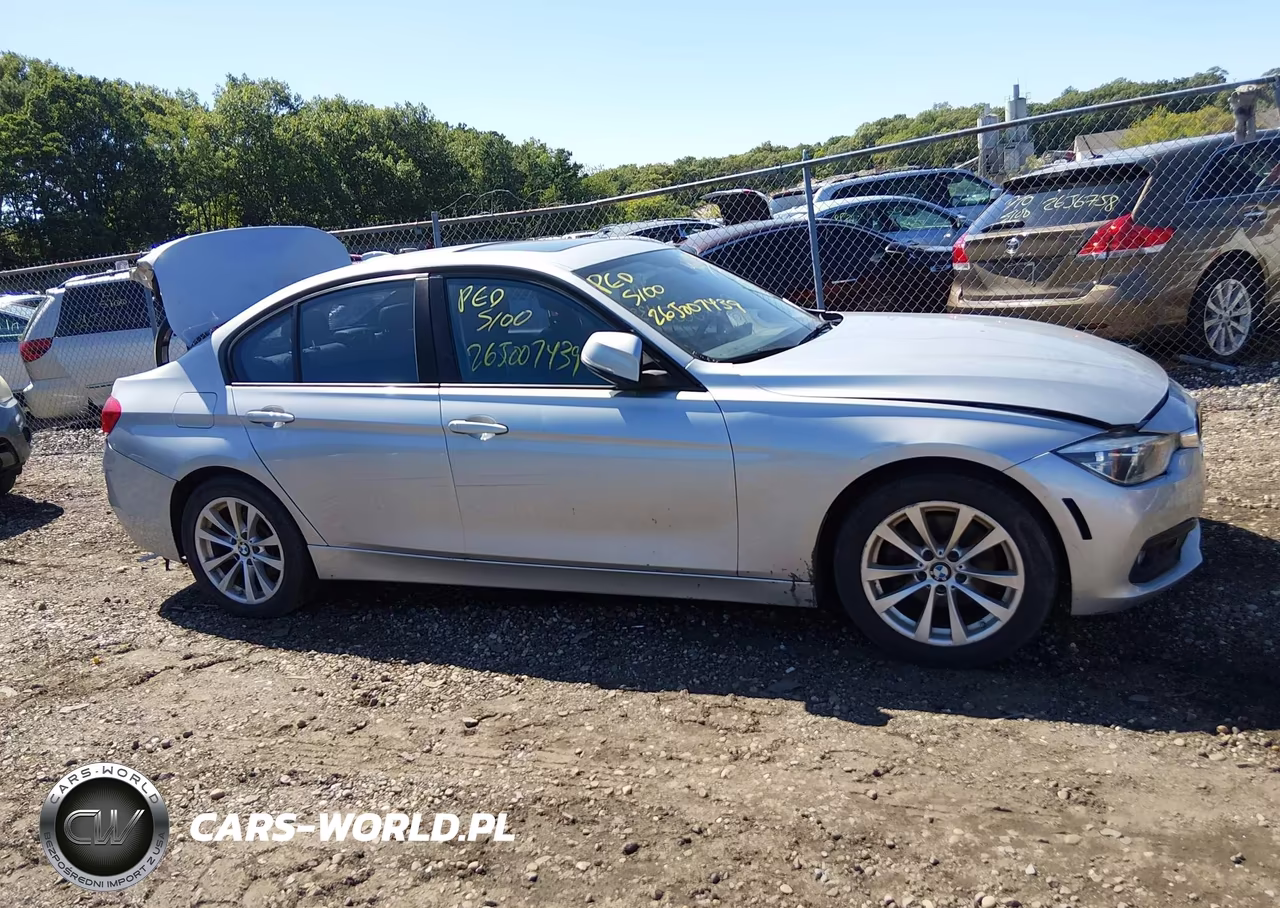 2018 BMW 320I xDrive VIN:WBA8E5G50JNU46329 - 12