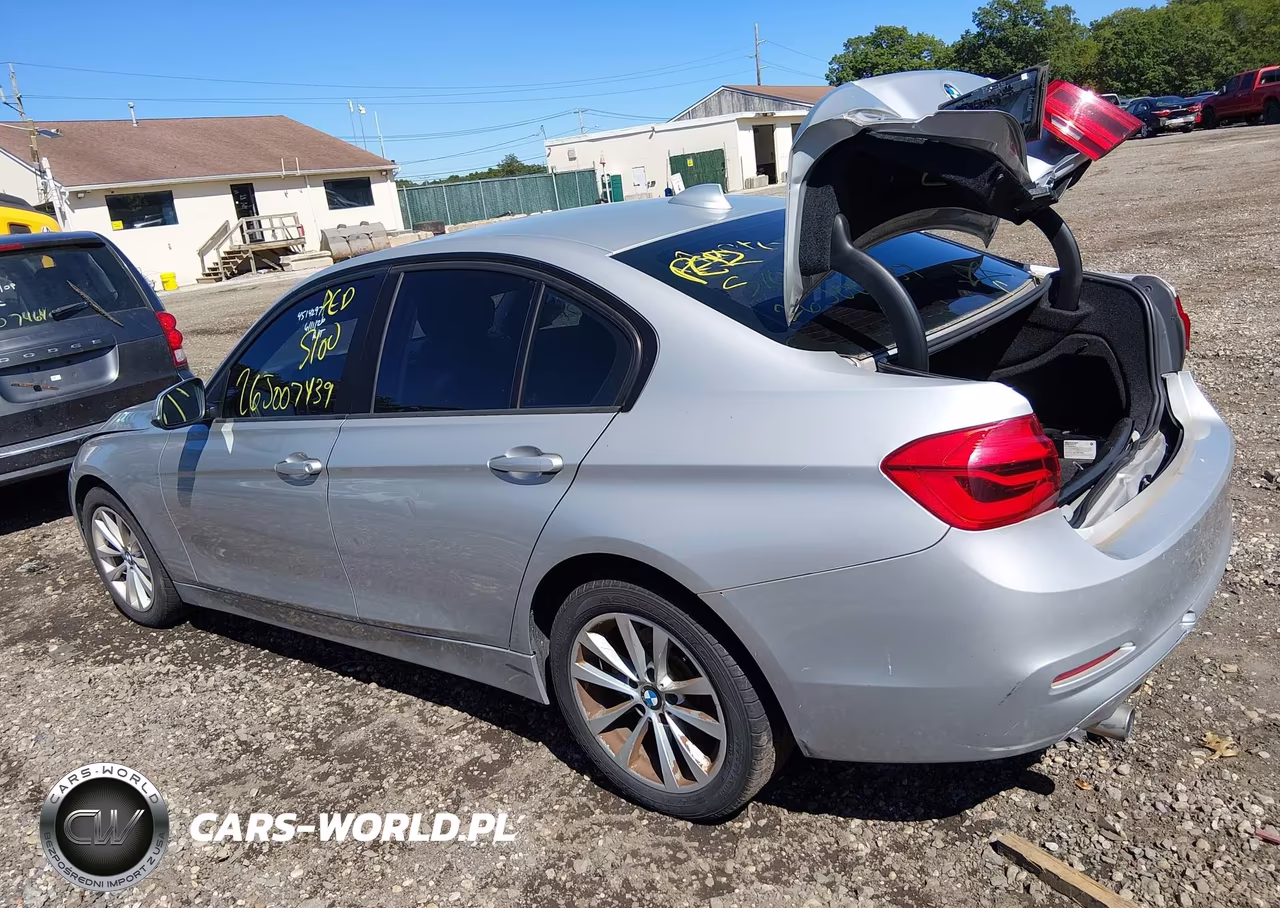 2018 BMW 320I xDrive VIN:WBA8E5G50JNU46329 - 13
