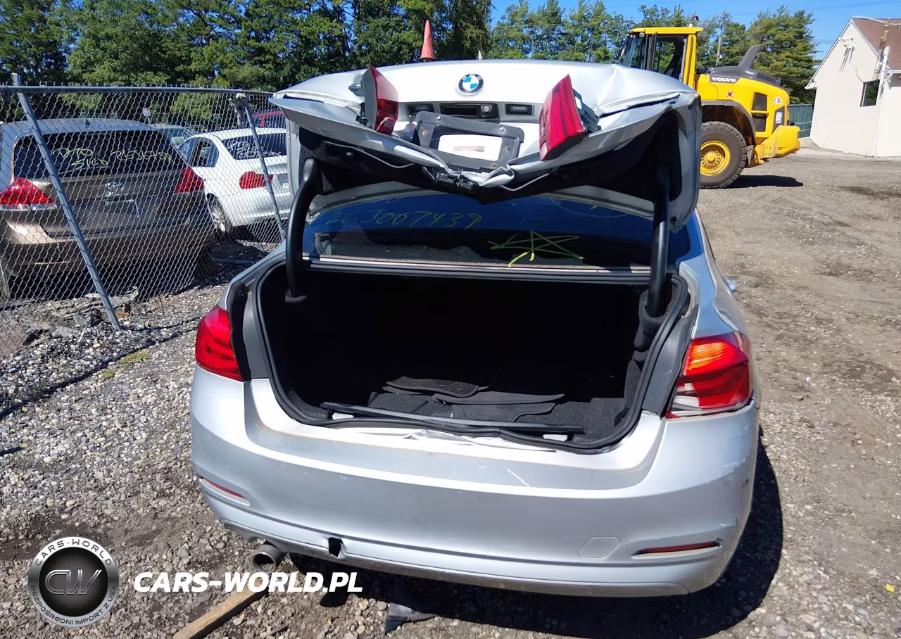 2018 BMW 320I xDrive VIN:WBA8E5G50JNU46329 - 15