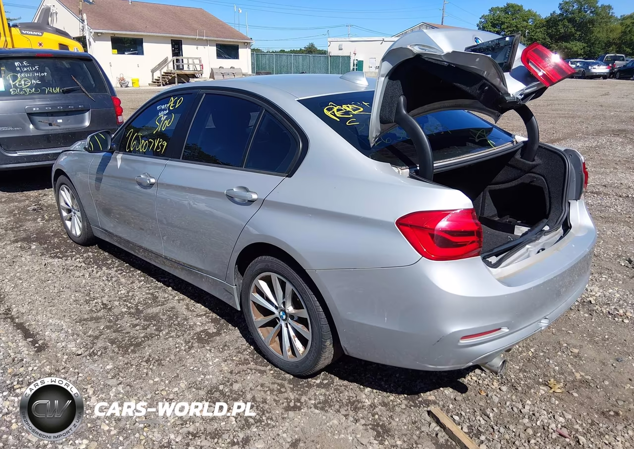 2018 BMW 320I xDrive VIN:WBA8E5G50JNU46329 - 3