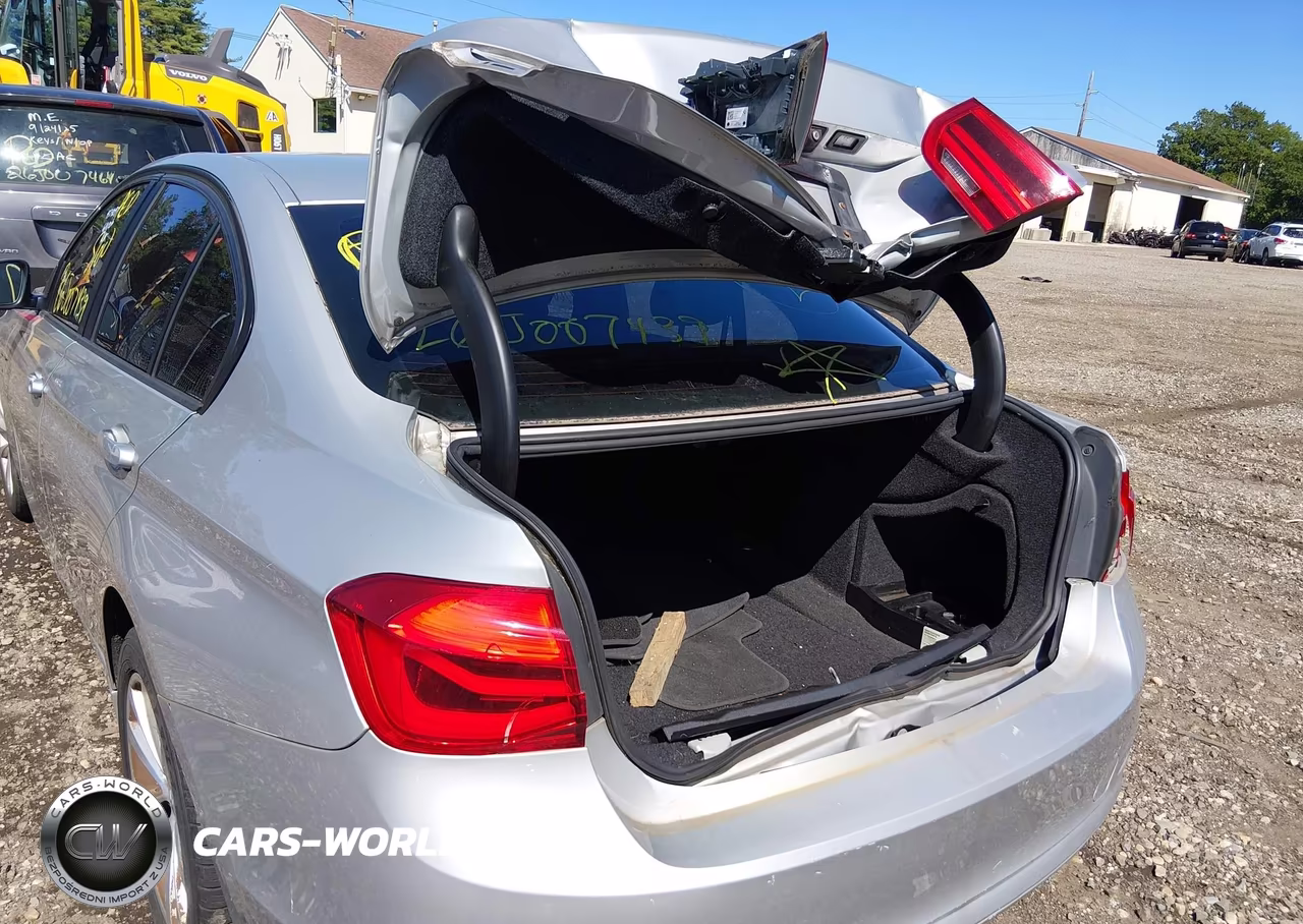 2018 BMW 320I xDrive VIN:WBA8E5G50JNU46329 - 6