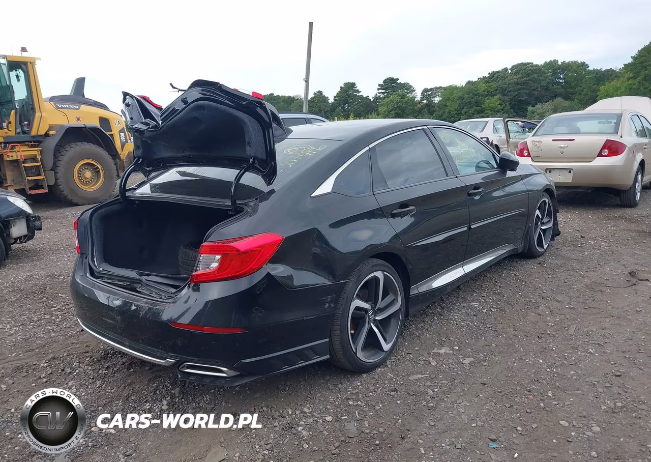 2017 Honda Accord Sport VIN:1HGCR2F59HA158166 - 4