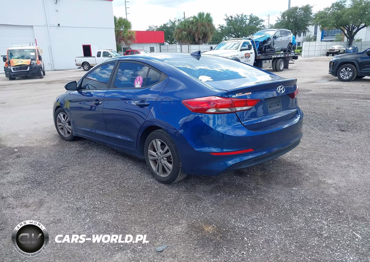 2018 Hyundai Elantra Sel VIN:5NPD84LF1JH239370 - 3