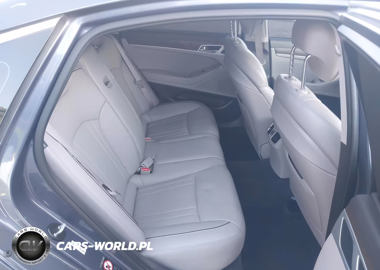 2015 Hyundai Genesis 3.8 VIN:KMHGN4JE1FU026024 - 8