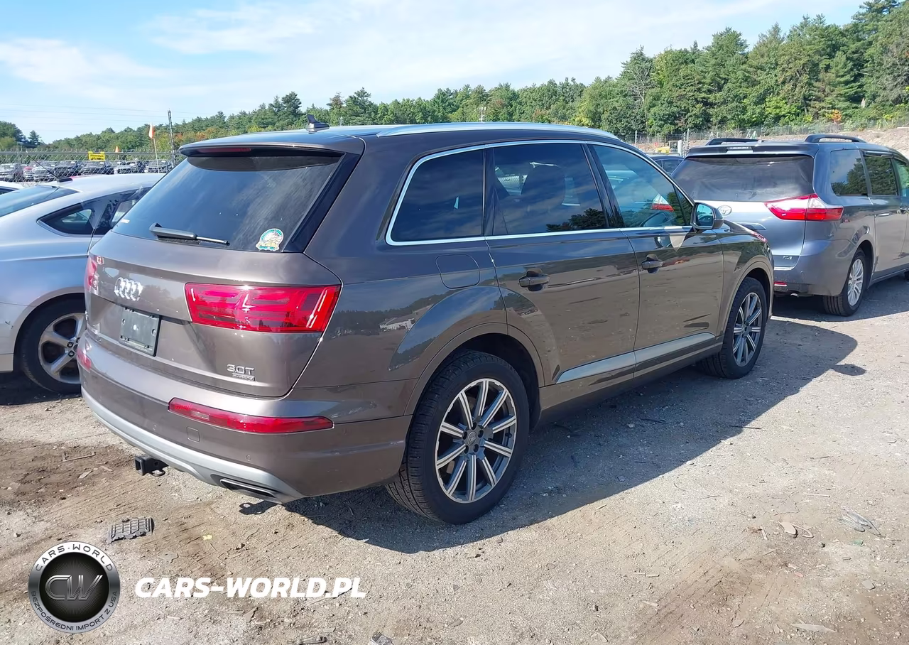 2018 Audi Q7 3.0T Premium VIN:WA1LAAF79JD032938 - 4
