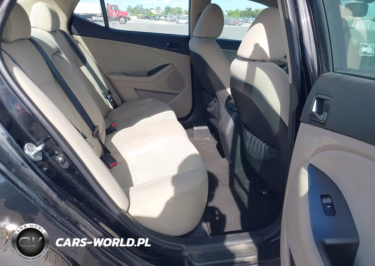 2015 Kia Optima Lx VIN:5XXGM4A77FG377020 - 8