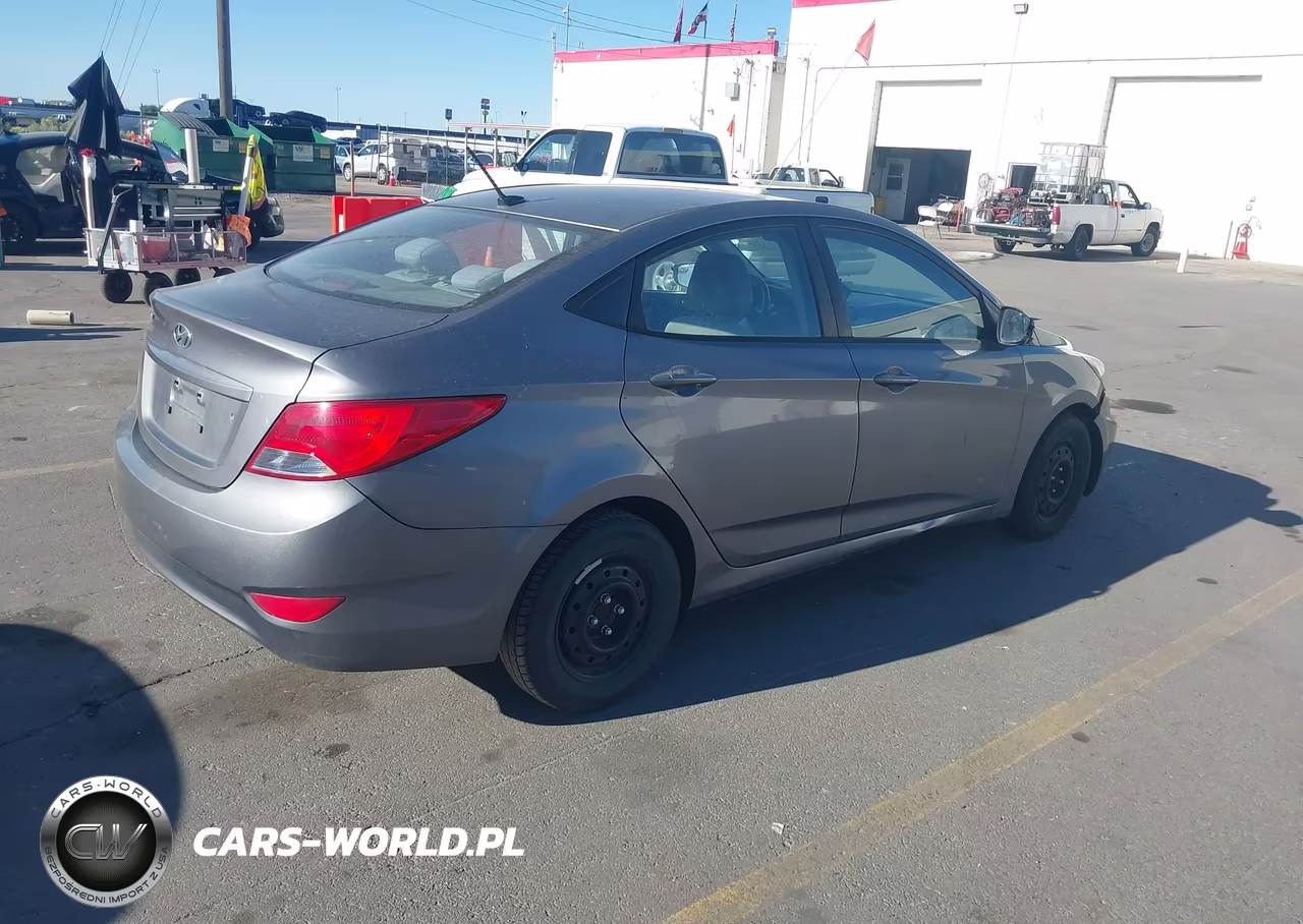 2015 Hyundai Accent Gls VIN:KMHCT4AE4FU818608 - 4