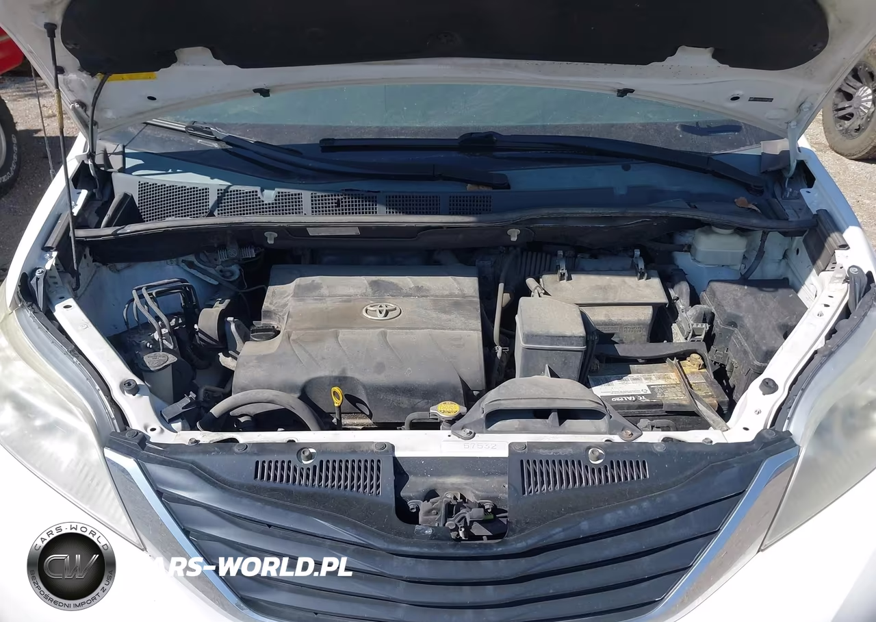 2011 Toyota Sienna Le V6 VIN:5TDKK3DC0BS041981 - 10