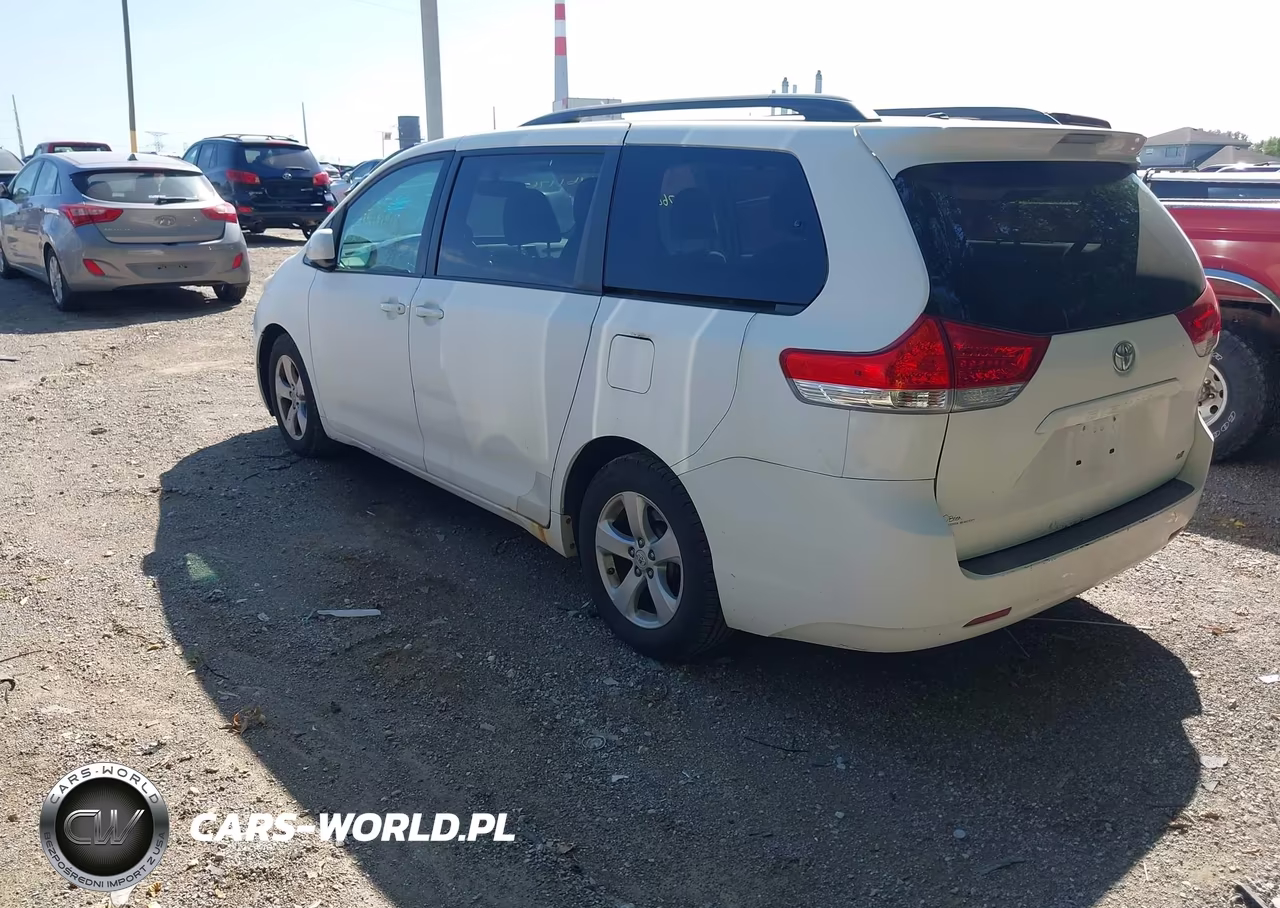 2011 Toyota Sienna Le V6 VIN:5TDKK3DC0BS041981 - 3