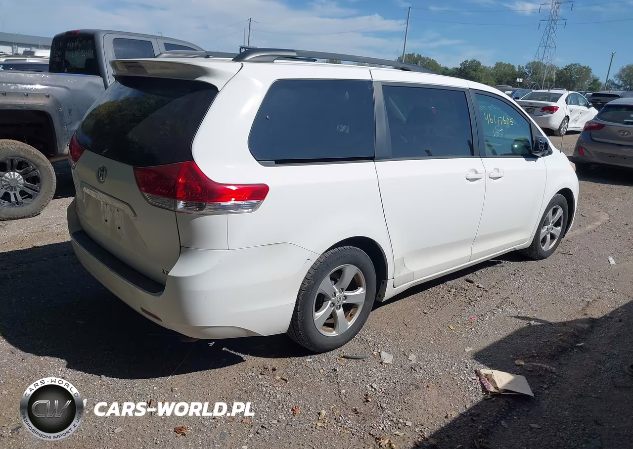 2011 Toyota Sienna Le V6 VIN:5TDKK3DC0BS041981 - 4