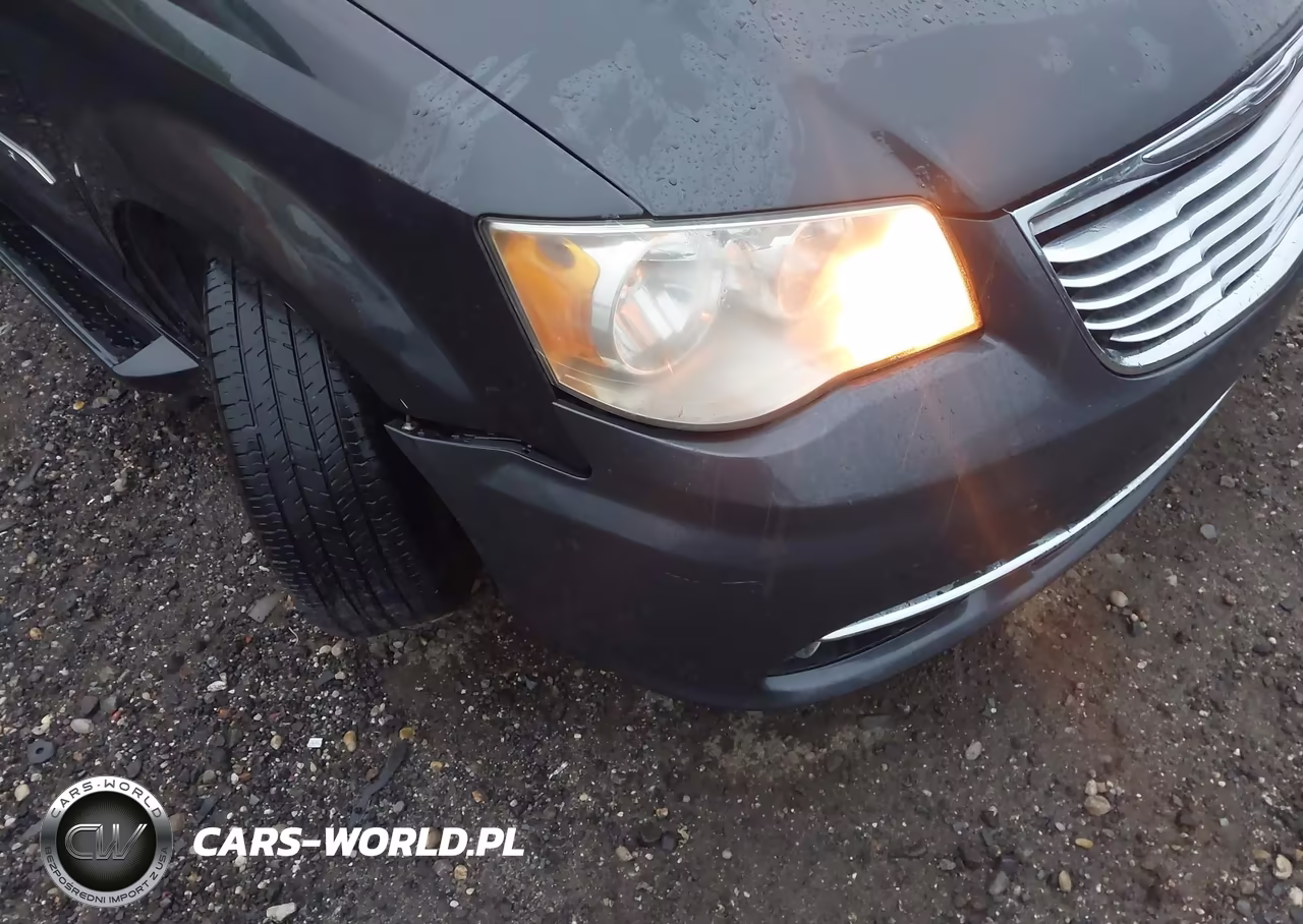 2011 Chrysler Town & Country Touring-L VIN:2A4RR8DG7BR780164 - 6