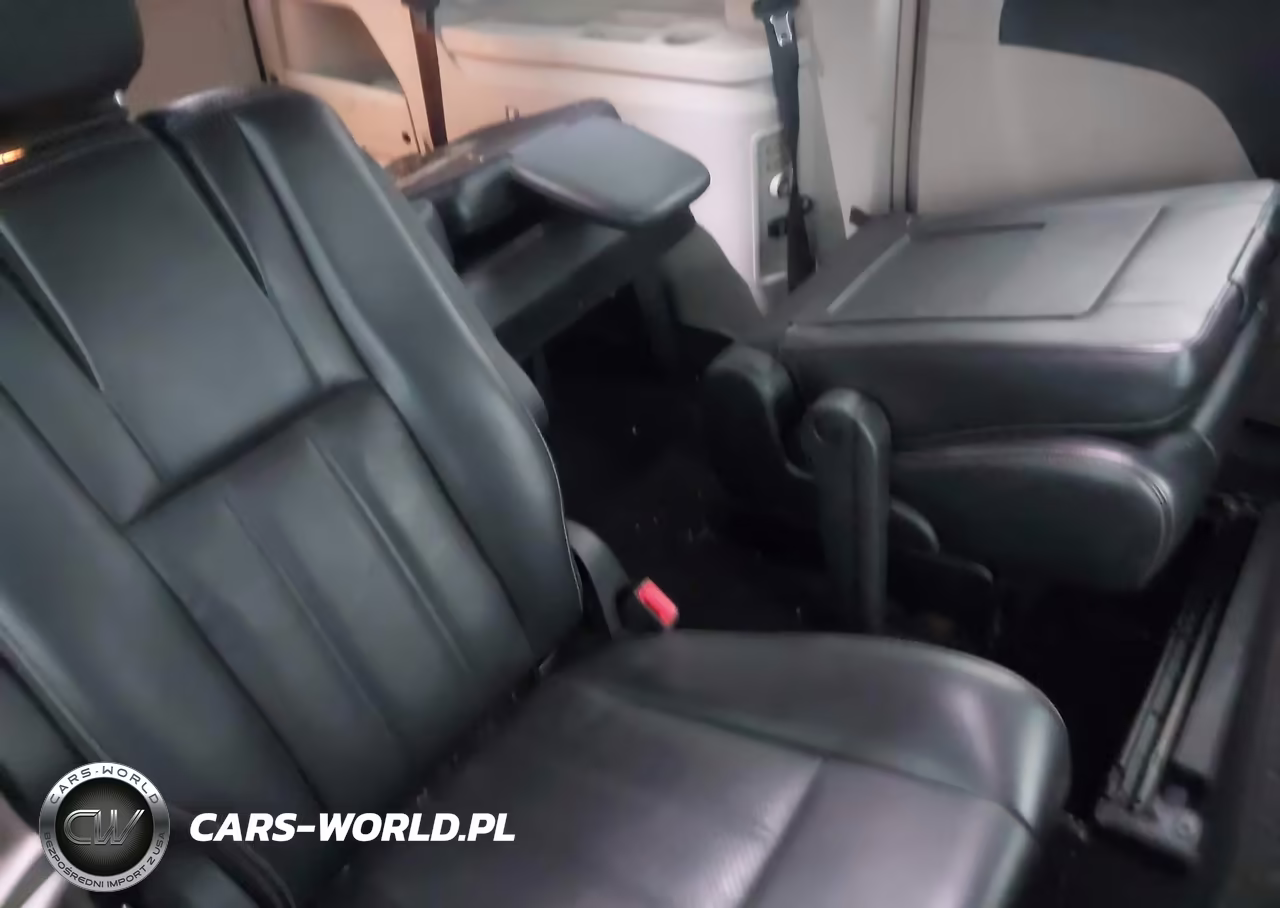 2011 Chrysler Town & Country Touring-L VIN:2A4RR8DG7BR780164 - 8