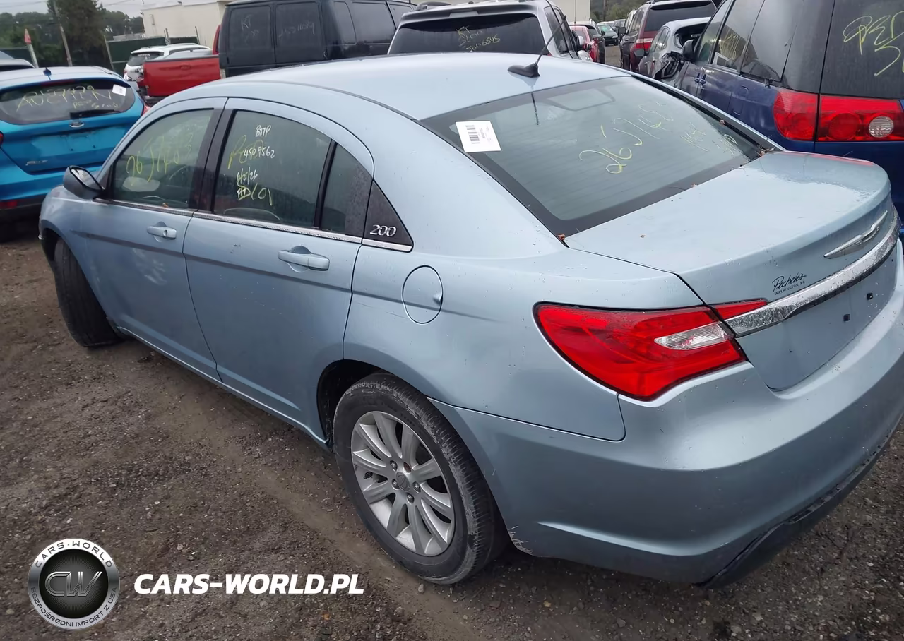 2014 Chrysler 200 Touring VIN:1C3CCBBB2EN107502 - 3