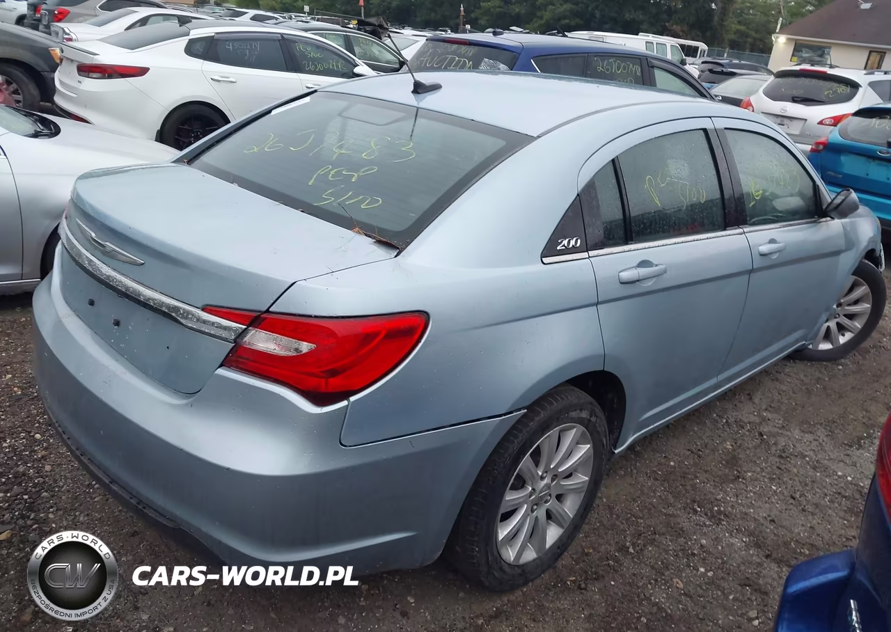 2014 Chrysler 200 Touring VIN:1C3CCBBB2EN107502 - 4