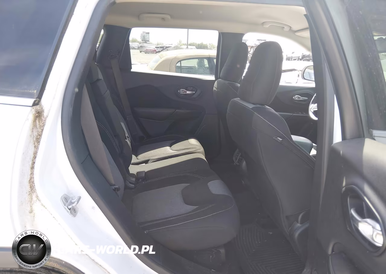 2014 Jeep Cherokee Latitude VIN:1C4PJMCS1EW127974 - 8