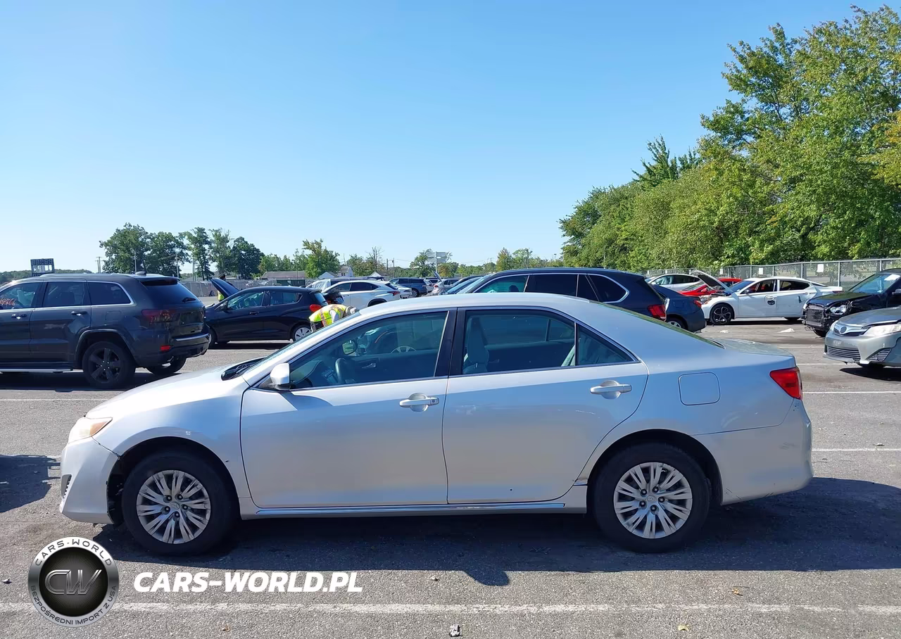 2013 Toyota Camry Le VIN:4T1BF1FK1DU643909 - 14