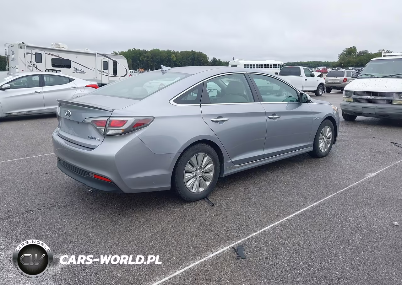 2016 Hyundai Sonata Hybrid Se VIN:KMHE24L1XGA021692 - 4