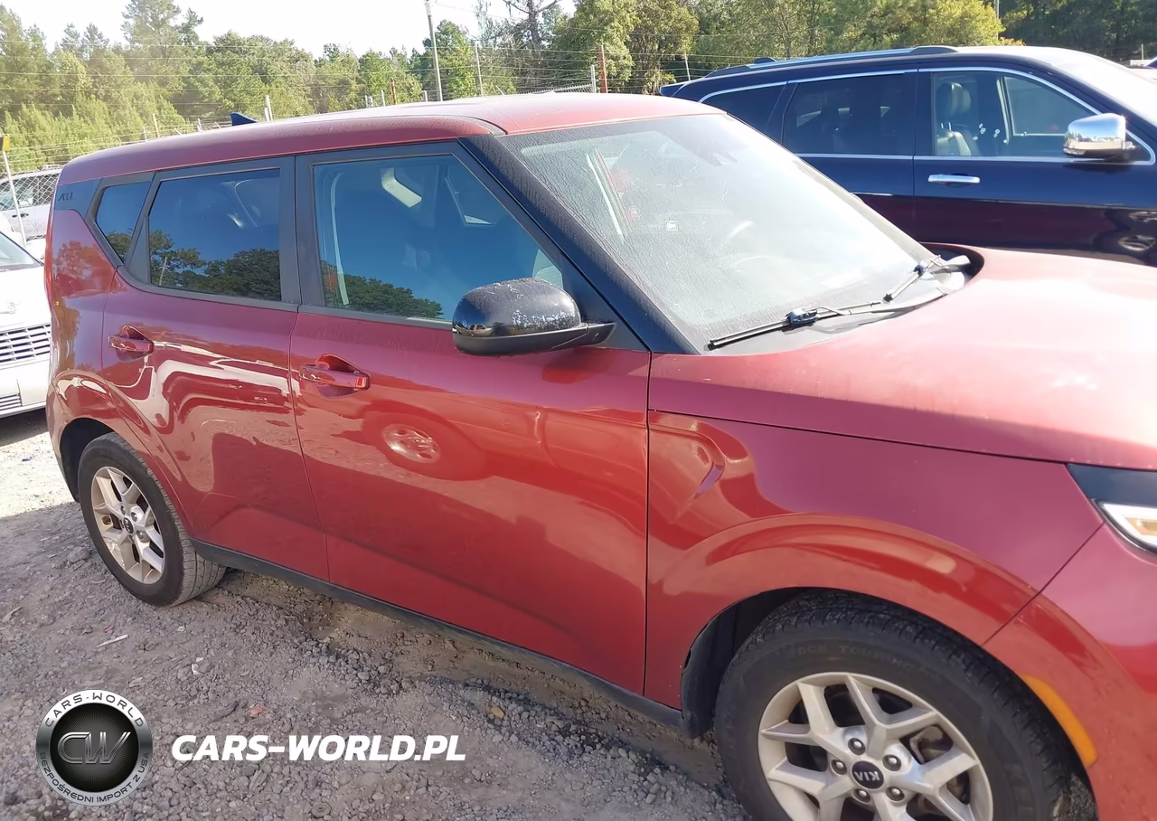 2020 Kia Soul S VIN:KNDJ23AU0L7116344 - 13