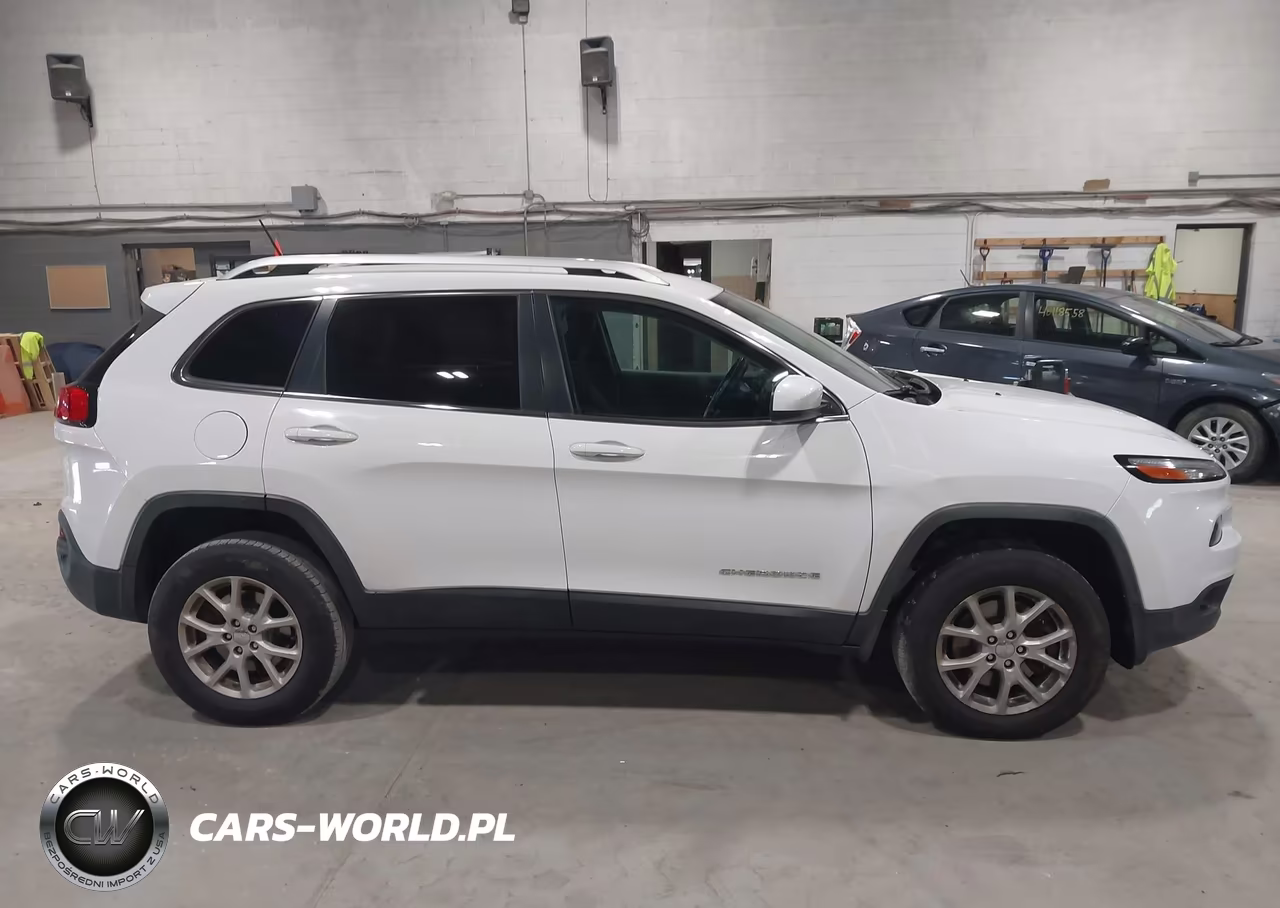2015 Jeep Cherokee Latitude VIN:1C4PJMCB8FW528729 - 13